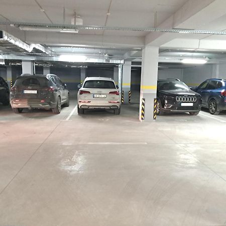 Appartement Airport 24&24 Car Parking à Chişinău Extérieur photo
