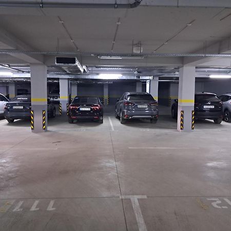 Appartement Airport 24&24 Car Parking à Chişinău Extérieur photo